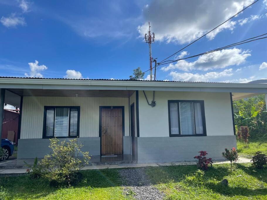 Large & Confortable Family House La Fortuna Exterior foto