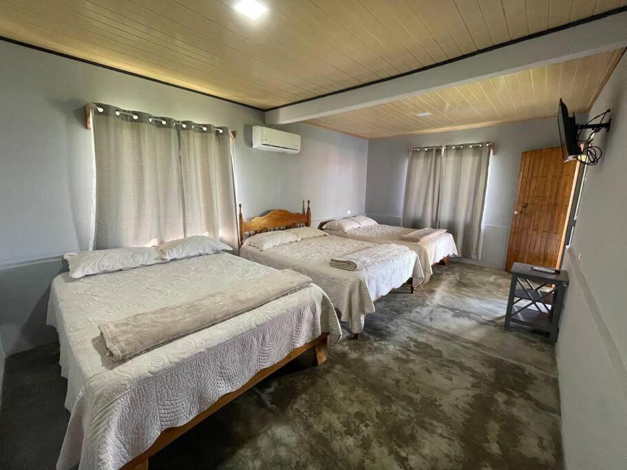 Large & Confortable Family House La Fortuna Exterior foto